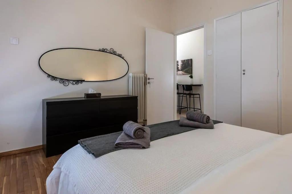 Kerameikos 2 Bedroom * Athens